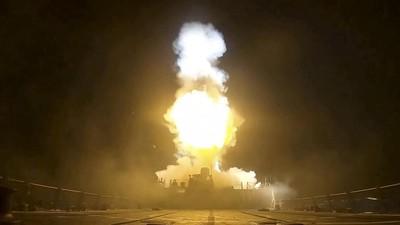Militer Amerika Serikat Kembali Serang Fasilitas Rudal Iran dan Lumpuhkan Kapal Tanker di Selat Hormuz