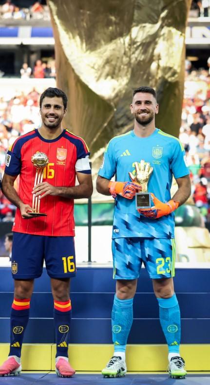 Rodri Raih Golden Ball, Mbappe, Olise dan Simon Dominasi Penghargaan Individu Piala Dunia 2026 - Foto 1