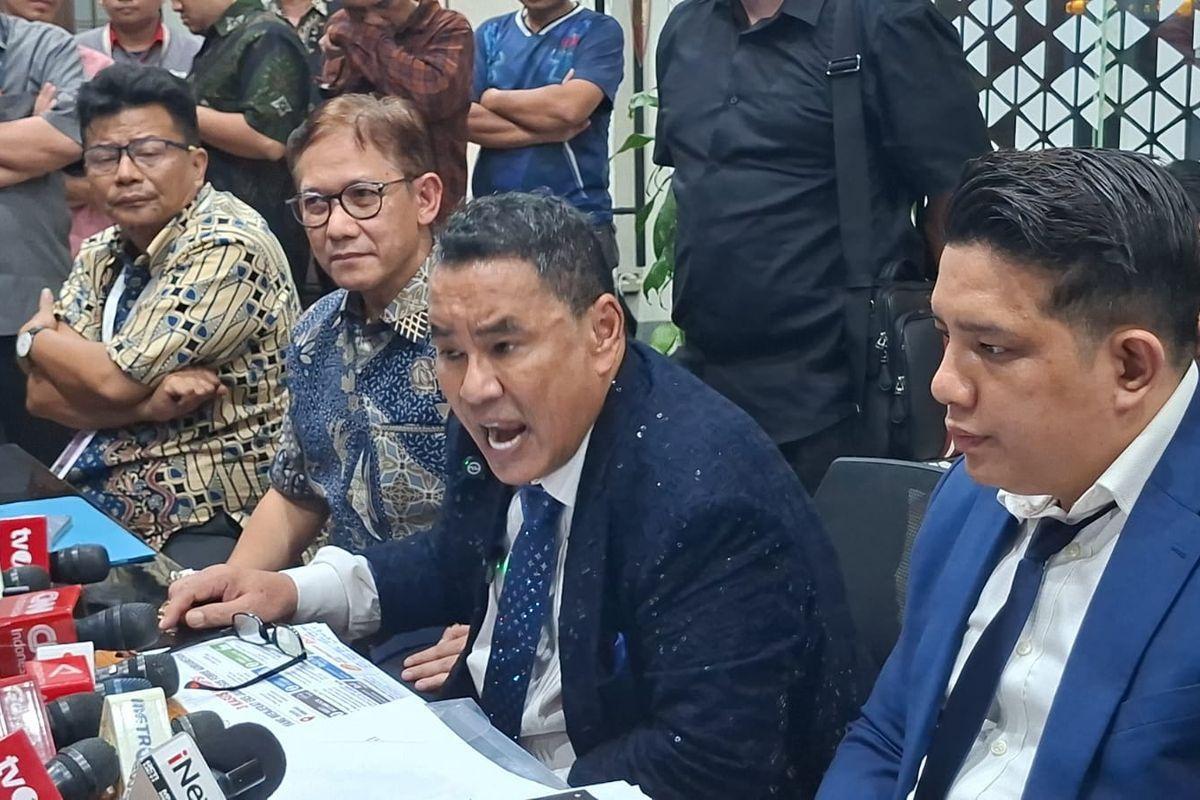 Hotman Paris Mundur dari Tim Kuasa Hukum Febrie Adriansyah, Fokus Jalani Pengobatan