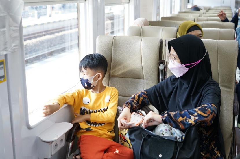 Warga Gugat UU Perkeretaapian ke MK, Minta Tiket Kereta Gratis untuk Anak Usia 0-5 Tahun