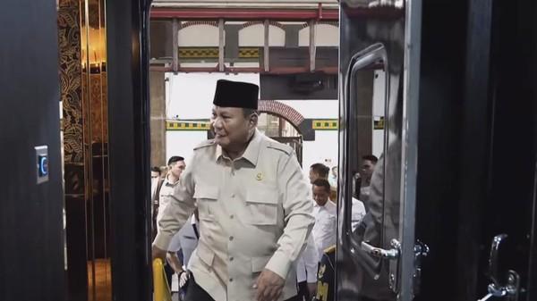 Buatan Indonesia, Presiden Prabowo Coba Naik Kereta Nusantara Explorer