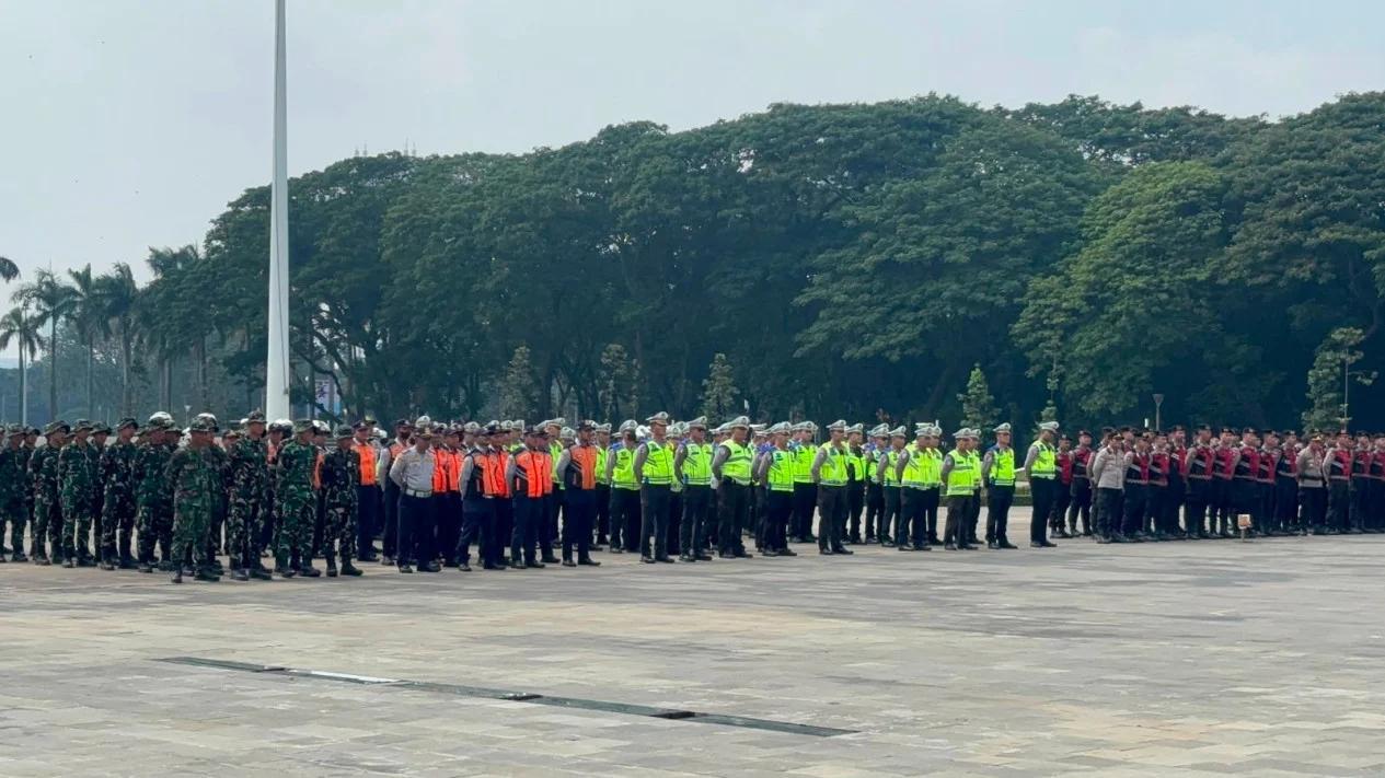 Sejumlah 100.000 Orang Padati Monumen Nasional, Presiden Prabowo Hadiri Zikir dan Doa Kebangsaan
