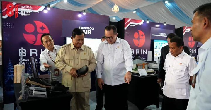 Prabowo Tinjau Sepatu Karet Buatan BRIN, Dibanderol Mulai Rp75 Ribu untuk Siswa Sekolah Rakyat