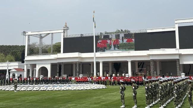 Mensesneg dan Seskab Tinjau Langsung Gladi Parsial Upacara HUT RI di Istana