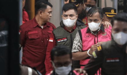 Lagi-lagi Pejabat Negara Terseret Korupsi, Dua Pemeriksa Pajak Ditahan Kejagung