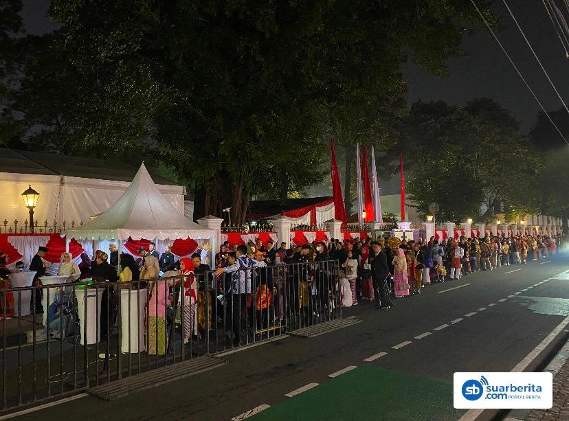 Antusias Warga Padati Istana Negara Jelang Detik-Detik HUT RI 81