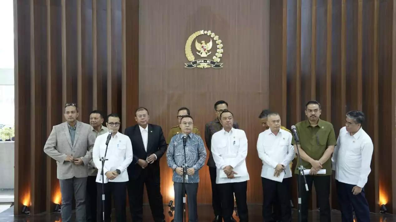 Dialihkan ke Pemerintah Pusat, Mensesneg Tegaskan Perubahan Status Kepegawaian Guru PPPK