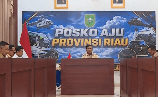 Prabowo Siapkan Reward untuk Pangdam dan Kapolda Riau soal Karhutla