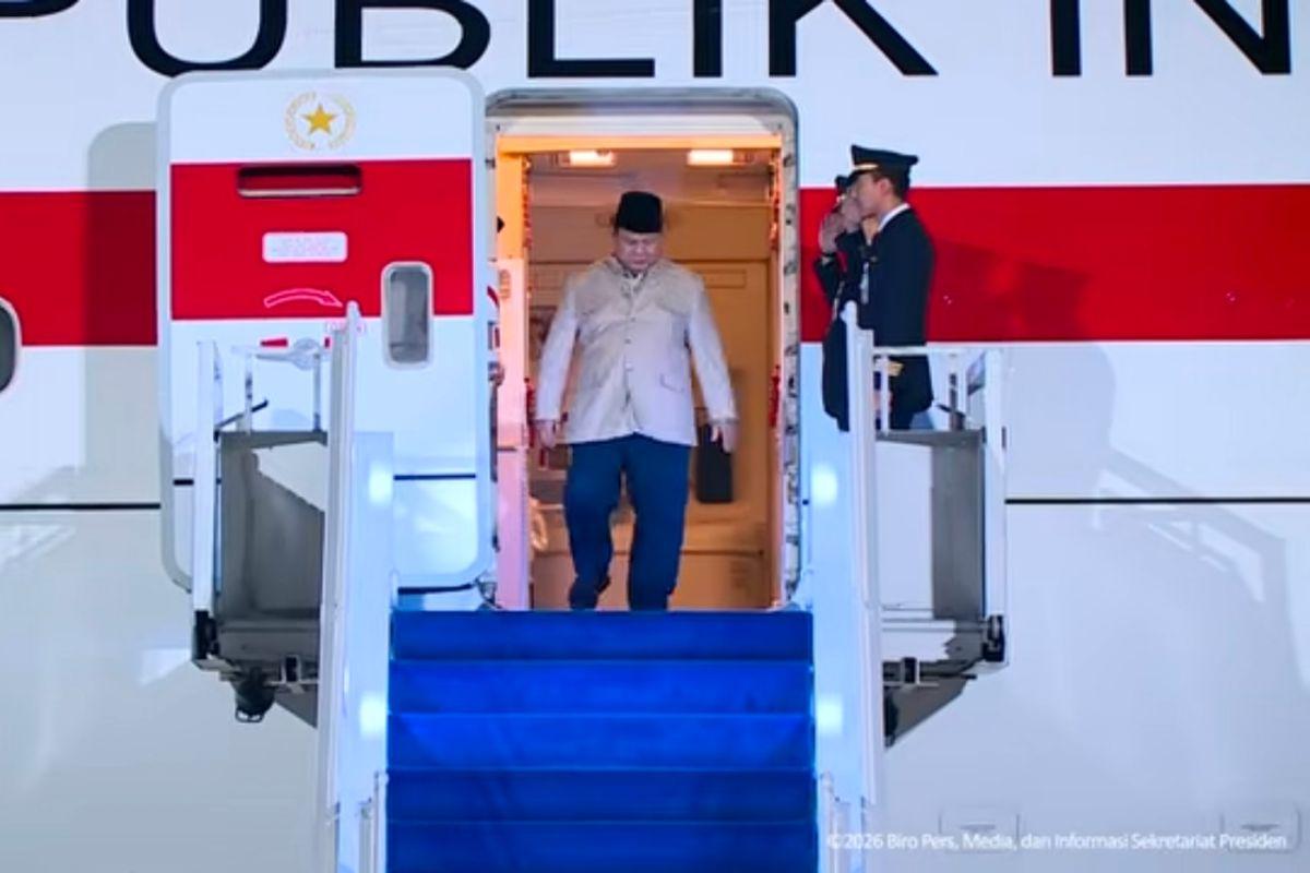 Prabowo Kembali ke Indonesia Usai Bertemu Putin dan Hadiri EEF ke-11