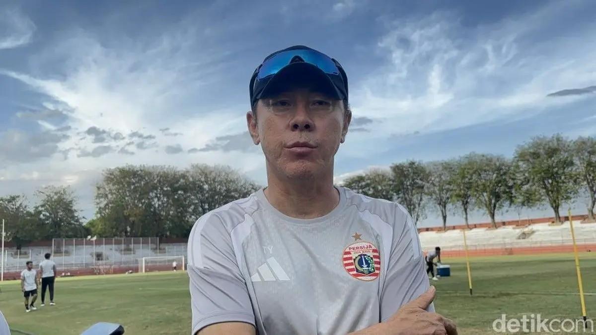 SHIN TAE-YONG DAN PRAMONO ANUNG INGATKAN ARTI DUKUNGAN DI LAGA PERSIJA VS PERSIB