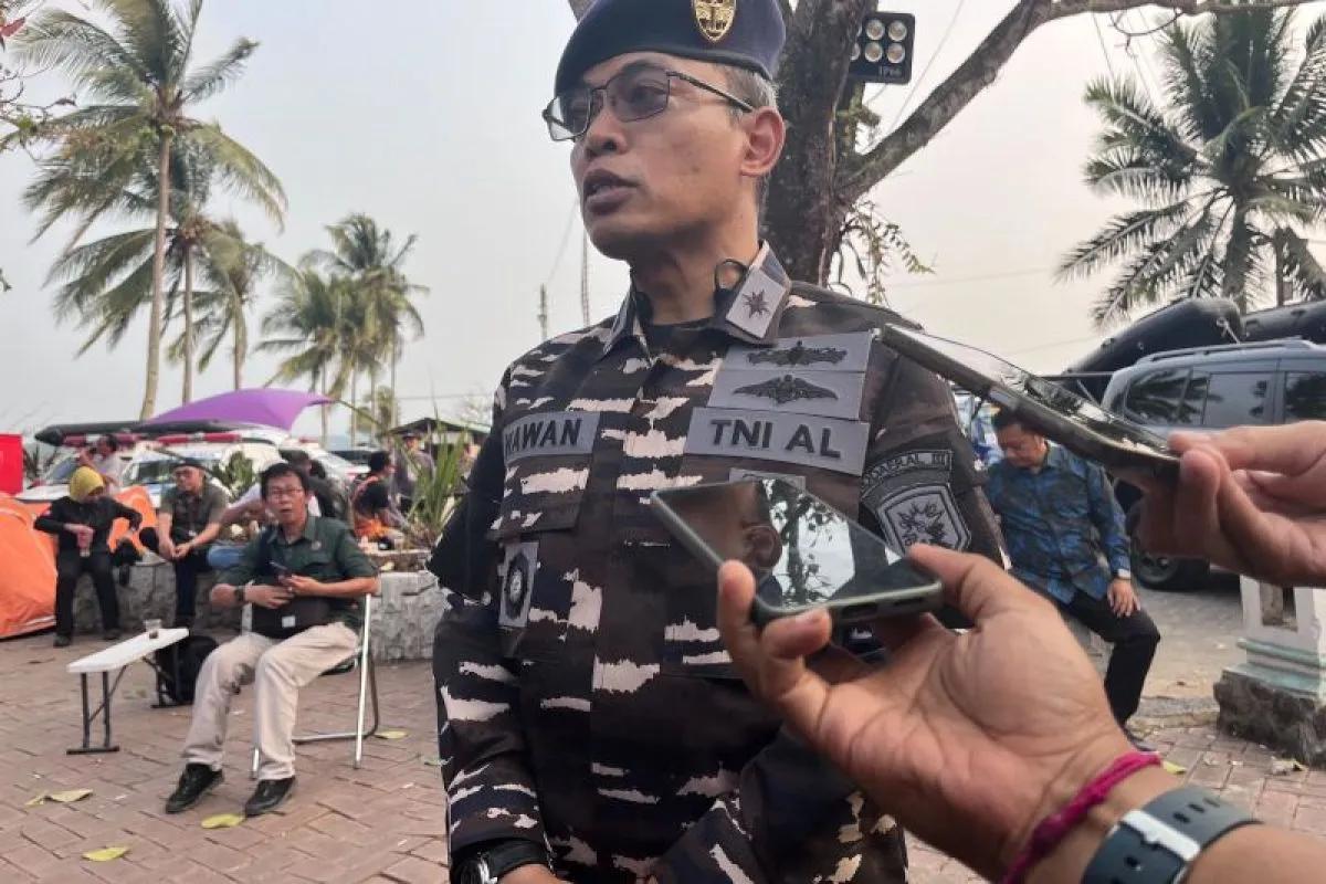 TNI AL Temukan Life Jacket Saat Pencarian Jurnalis Hilang di Selat Sunda