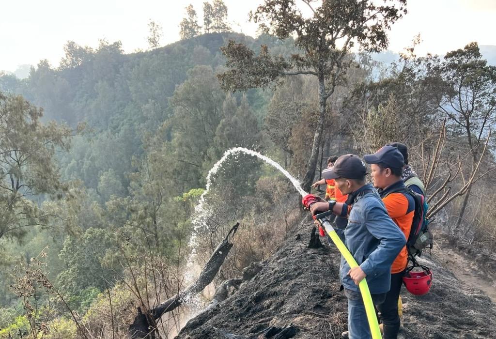 Karhutla Kepung Empat Gunung Jawa Timur, Asap Tebal Masih Terpantau