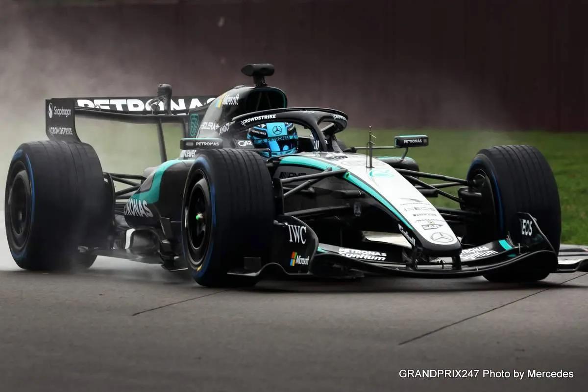 ALBERT PARK BERGUNCANG: Russell Rebut Pole Position — Antonelli P2, Lock-Out Baris Pertama Mercedes, Verstappen Hancur di Q3, Hadjar P3 — Piastri Crash FP3 & DNF Sebelum Balapan - Foto 1