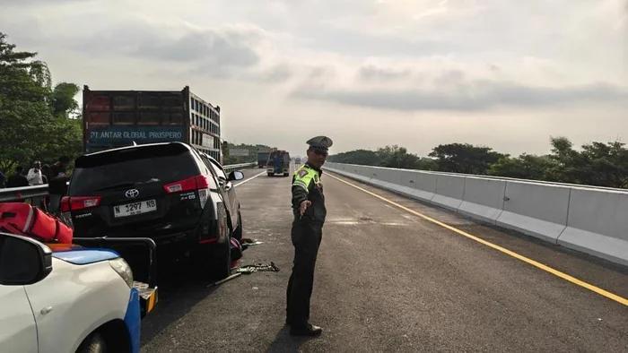 Diduga Sopir Mengantuk, Mobil Anggota DPR Gus Hilman Alami Kecelakaan di Tol Paspro