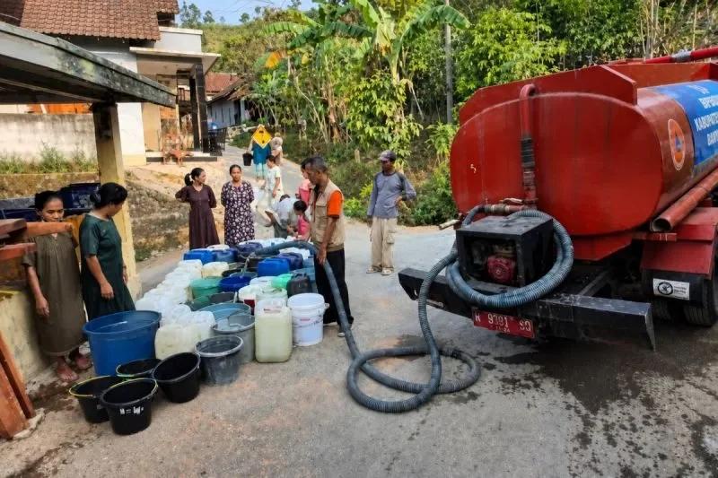 Kekeringan di Banjarnegara Meluas, 11 Desa Krisis Air Bersih, BPBD Salurkan 1,03 Juta Liter Air