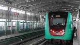 Antusiasme mencoba layanan LRT, Penumpang Mengular di Stasiun LRT Manggarai