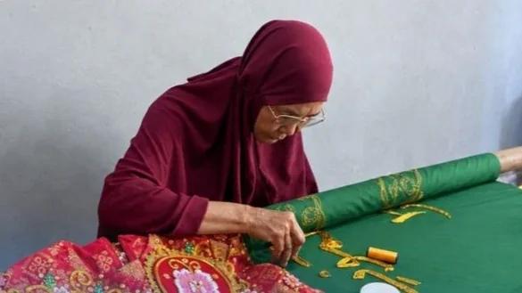 Bertahan di Tengah Modernisasi, Asra Tekuni Sulam Kasab Aceh Sejak 1990
