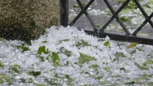 Fenomena Hujan es di Medan, suhu anjlok 6,6 derajat celsius