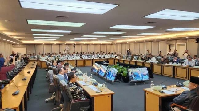 Pigura Jimmy Masrin Bikin DPR Bertanya; Barang Razia Kok Ada di Rumah Dinas?