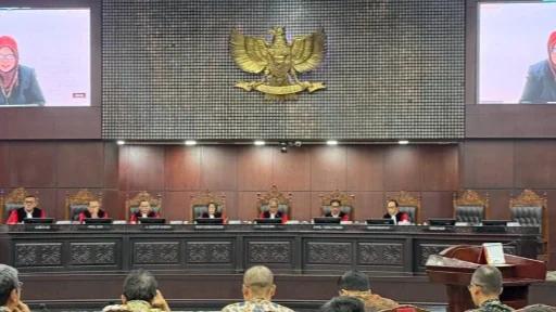 SIDANG IJAZAH GIBRAN DI MK