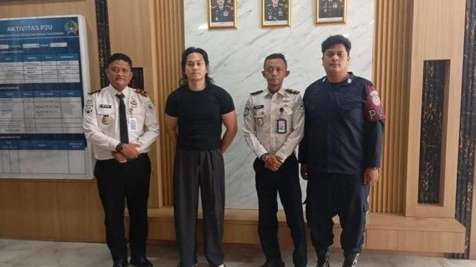 Indra Kenz Kembali ke Lapas Tangerang Usai Pembebasan Bersyarat Dicabut