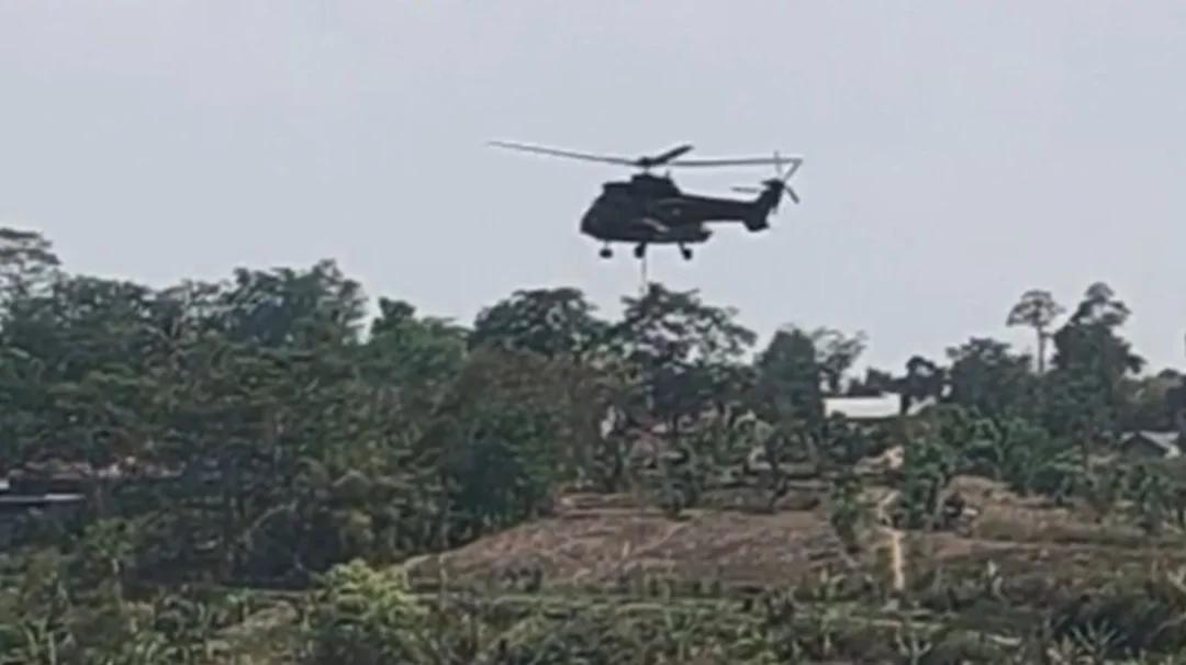 Lanud Adi Soemarmo Kerahkan 2 Helikopter untuk Padamkan Karhutla Gunung Lawu