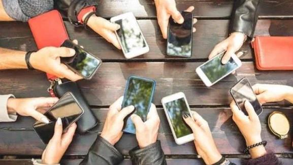 Airlangga Bantah Pemerintah Bakal Bagikan HP Gratis, Ini Penjelasan soal Program Rekening Digital