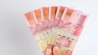 Rupiah Melemah ke Rp18.110 per Dolar AS, Harga Minyak Jadi Sorotan