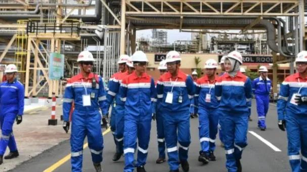 Gibran Tinjau Kilang Cilacap, Minyak Jelantah Diolah Jadi Bahan Bakar Pesawat