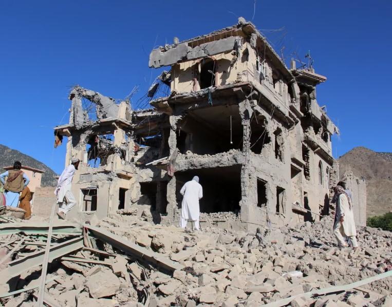 Serangan Udara Pakistan Tewaskan 36 Warga Sipil di Afghanistan, Taliban Kecam Agresi Brutal - Foto 1